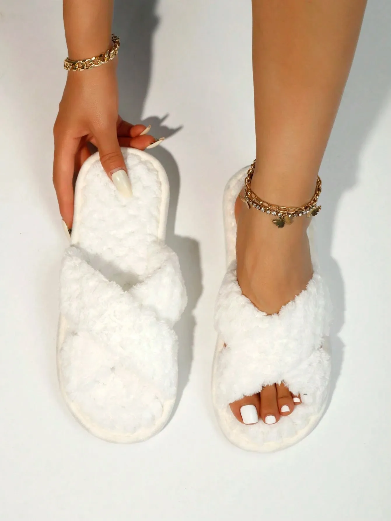 2-Strap Fluffy & Furry Black Slippers For Women, Soft & Lightweight Indoor Carpet Quiet House Slippers