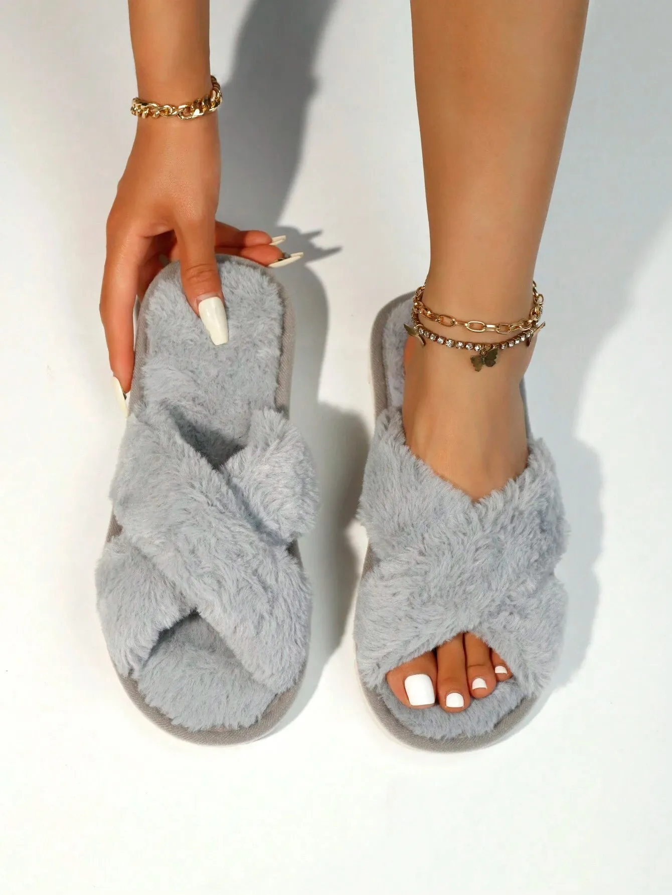 2-Strap Fluffy & Furry Black Slippers For Women, Soft & Lightweight Indoor Carpet Quiet House Slippers