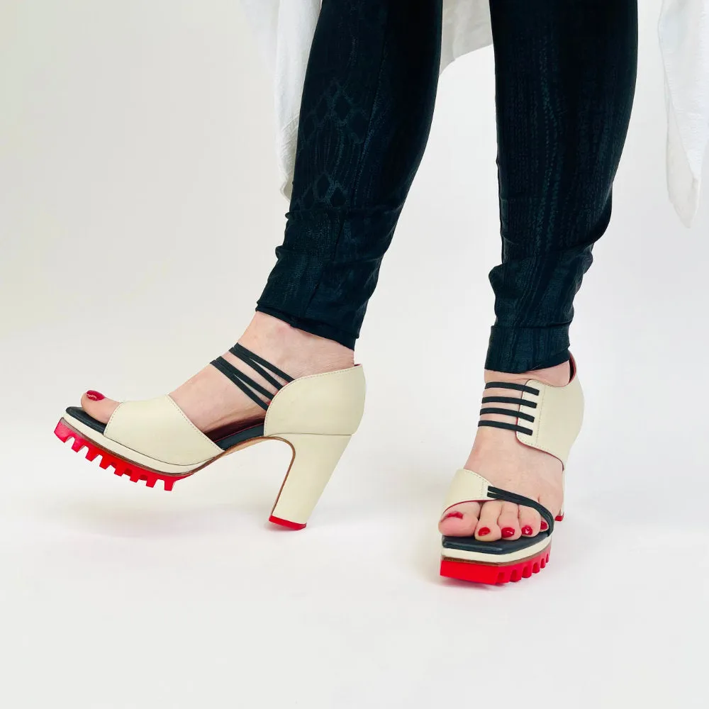 Annie - Ivory/black