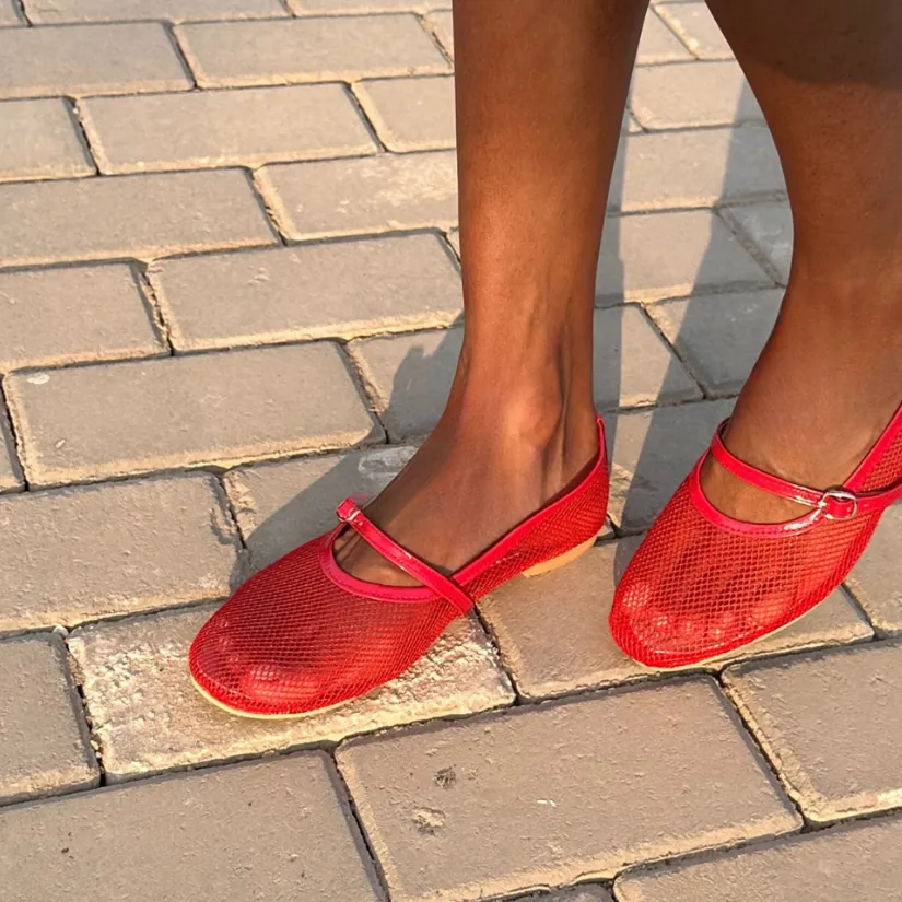BAILATIRA RED FISHNET FLATS