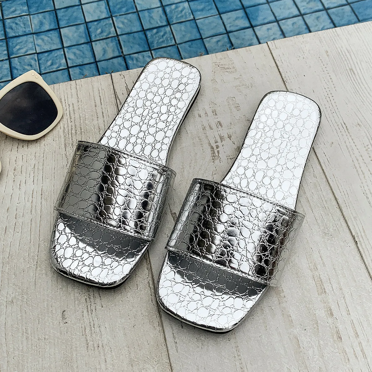 Crocodile-textured Slide Slippers
