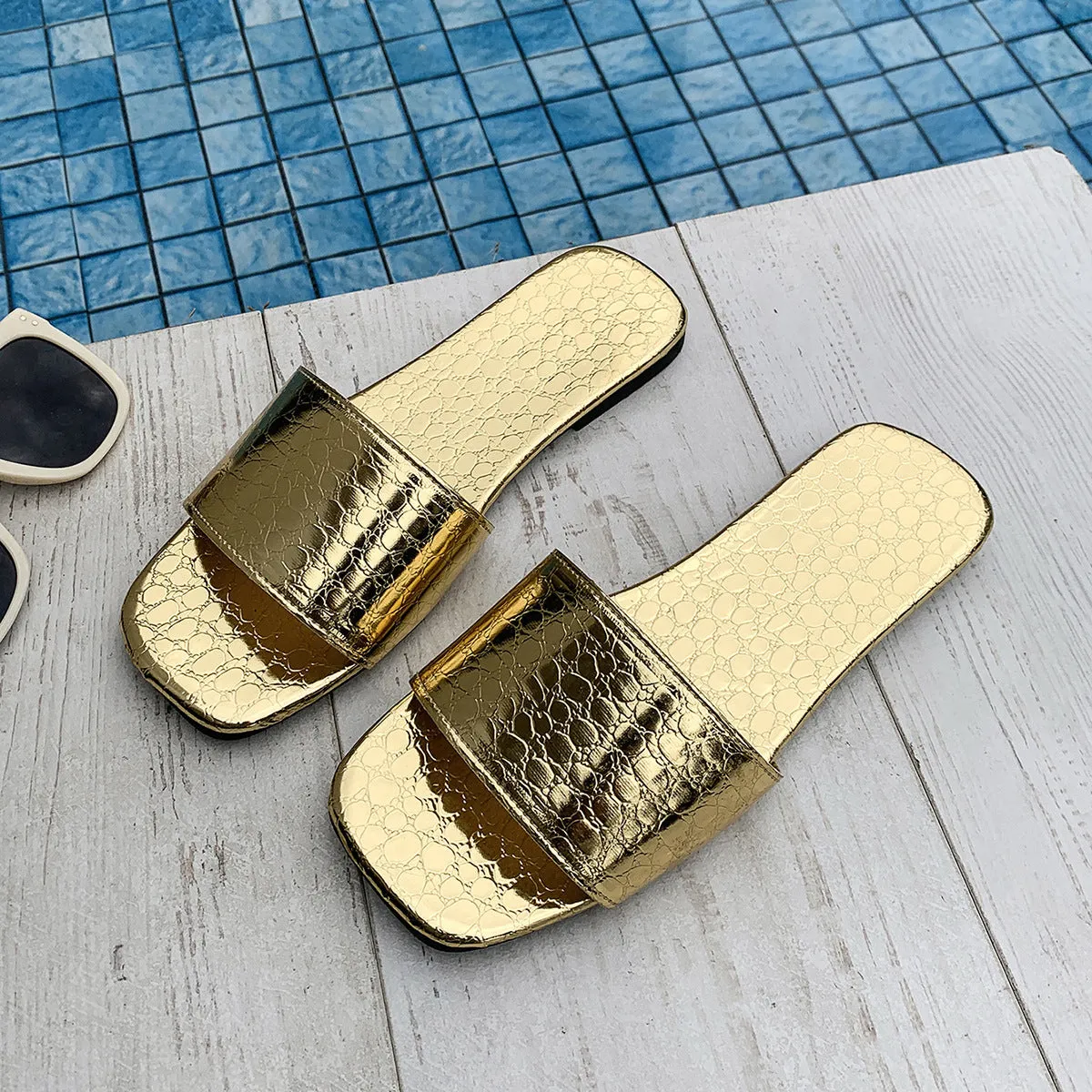 Crocodile-textured Slide Slippers