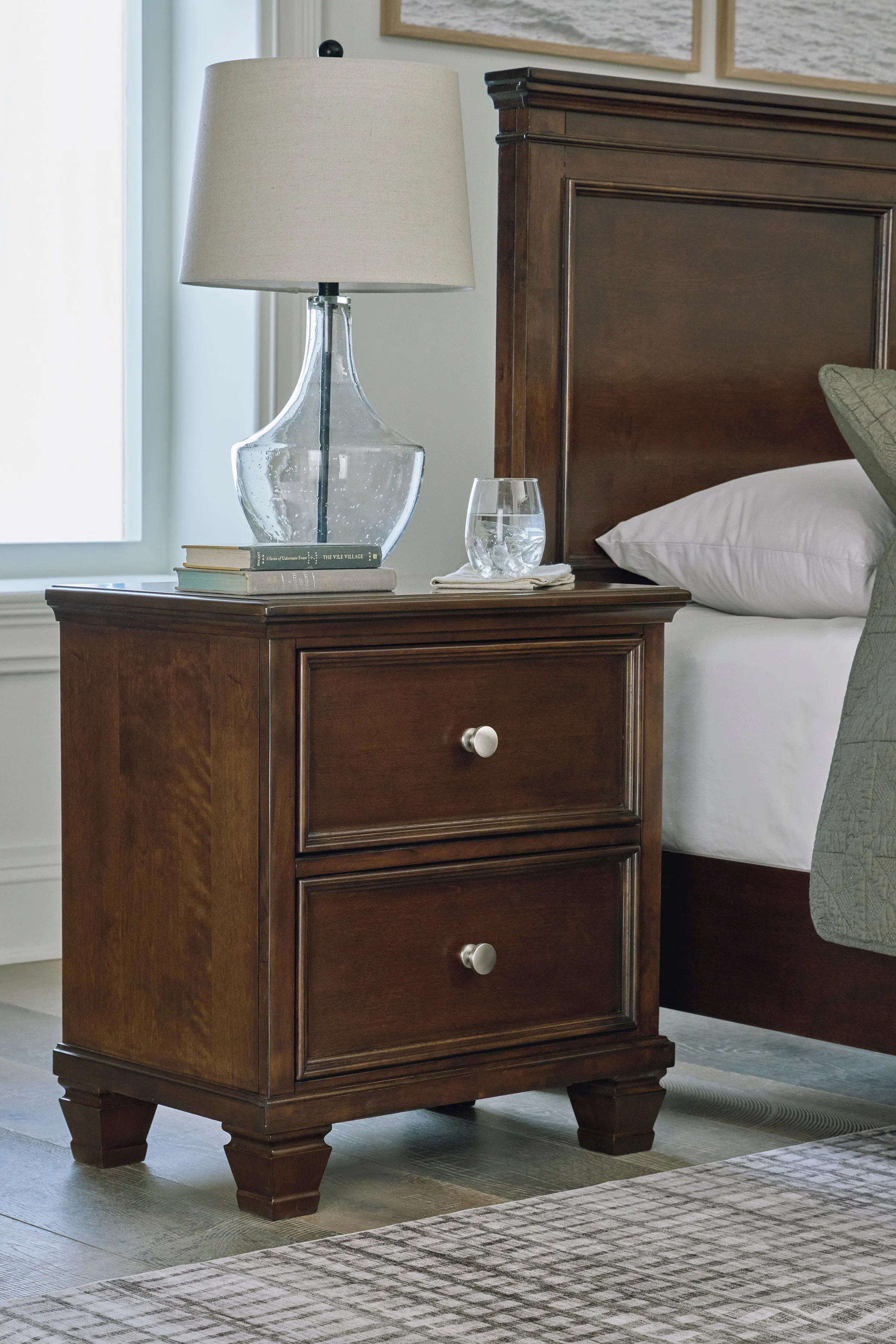 Daphne Nightstand