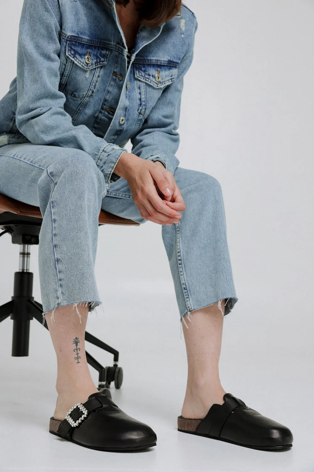 DNA No.8 Black Mules