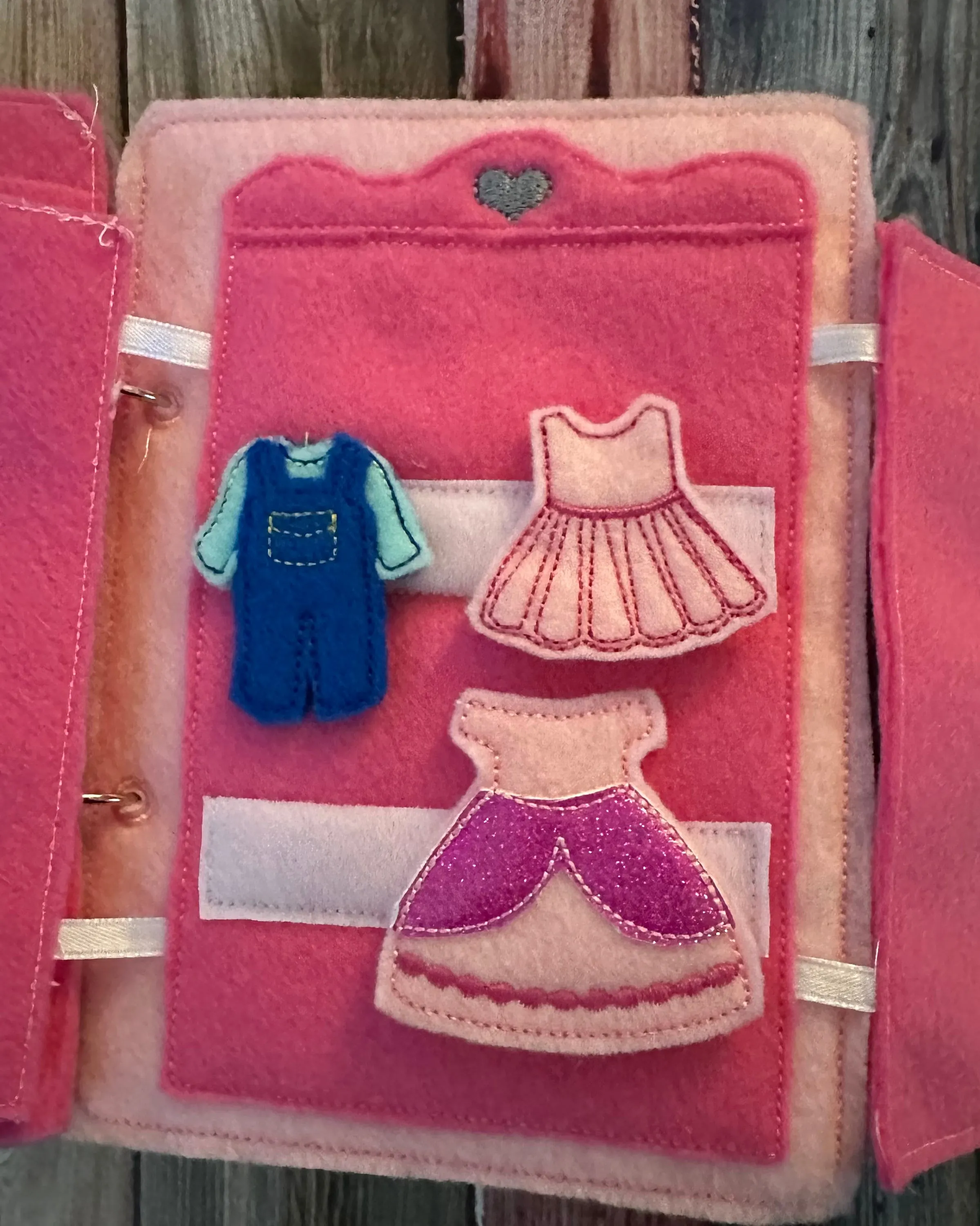 Felt Dollhouse Quiet Book - Toddler Quiet Activity Toy - Educational Gift For Girls - Learning Toy - Unpaper Doll