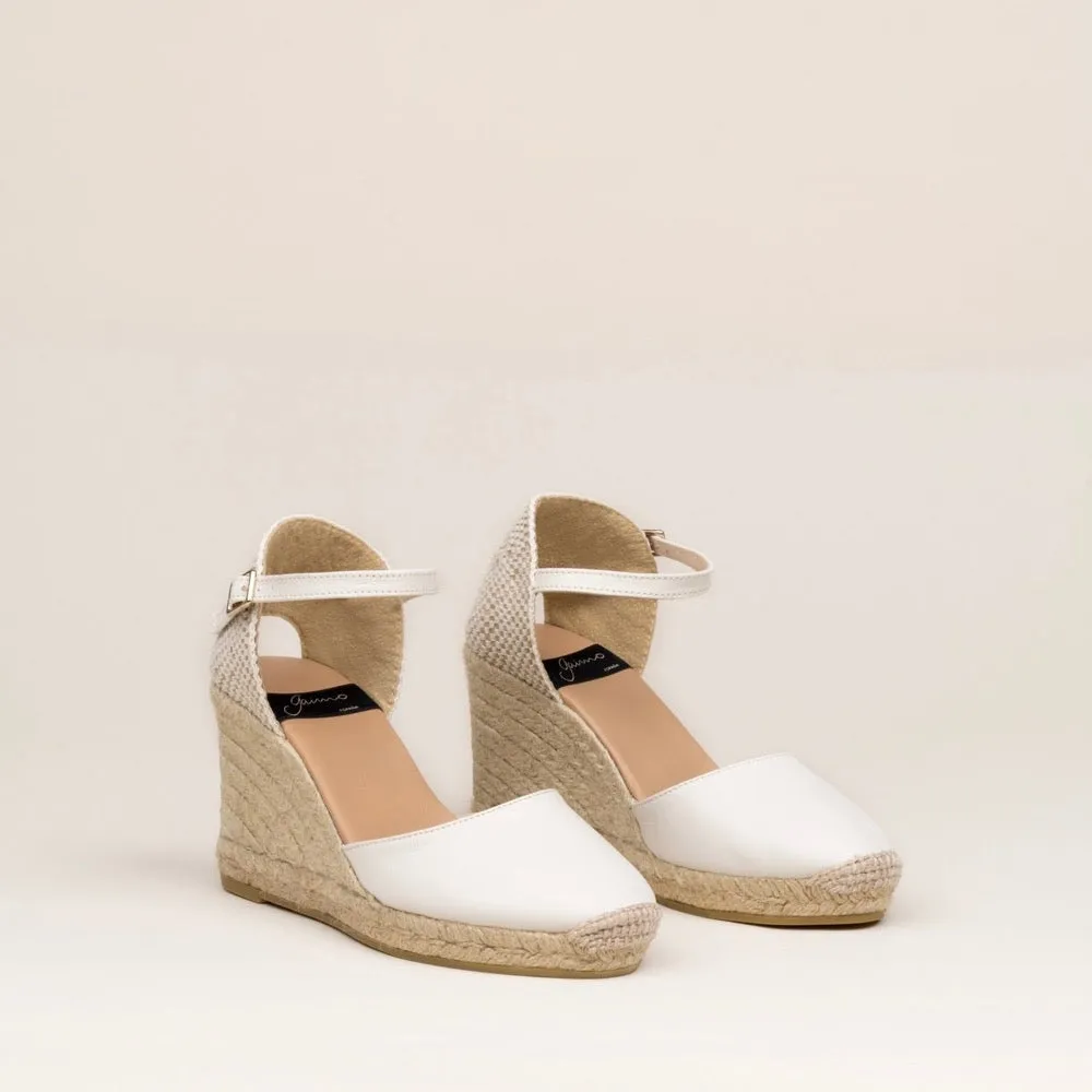 GLOBAL White espadrilles