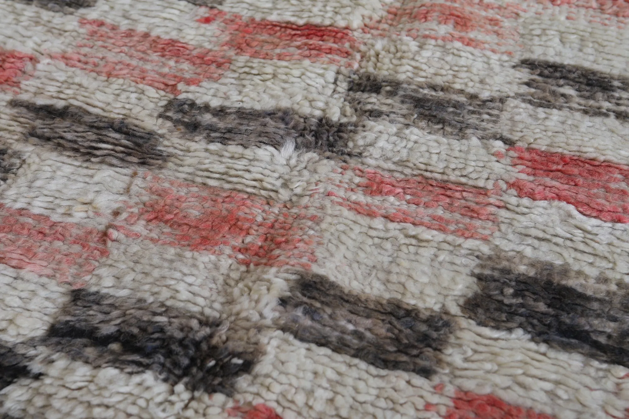 Handwoven Moroccan Rug in Checkered Design – 3.7 x 7.8 ft