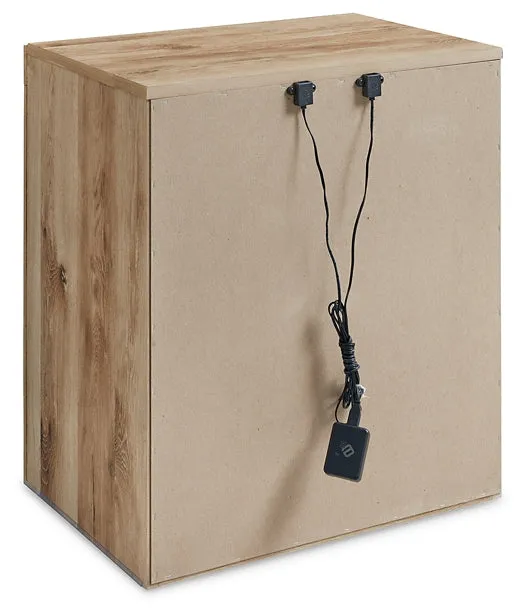 Hyanna Queen Panel Headboard with Mirrored Dresser, Chest and 2 Nightstands