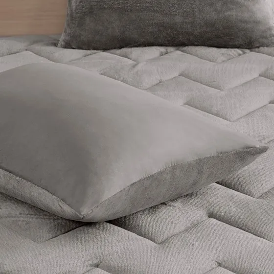 Kai Quilted Reversible Microfiber to Plush Comforter Set (Grey)
