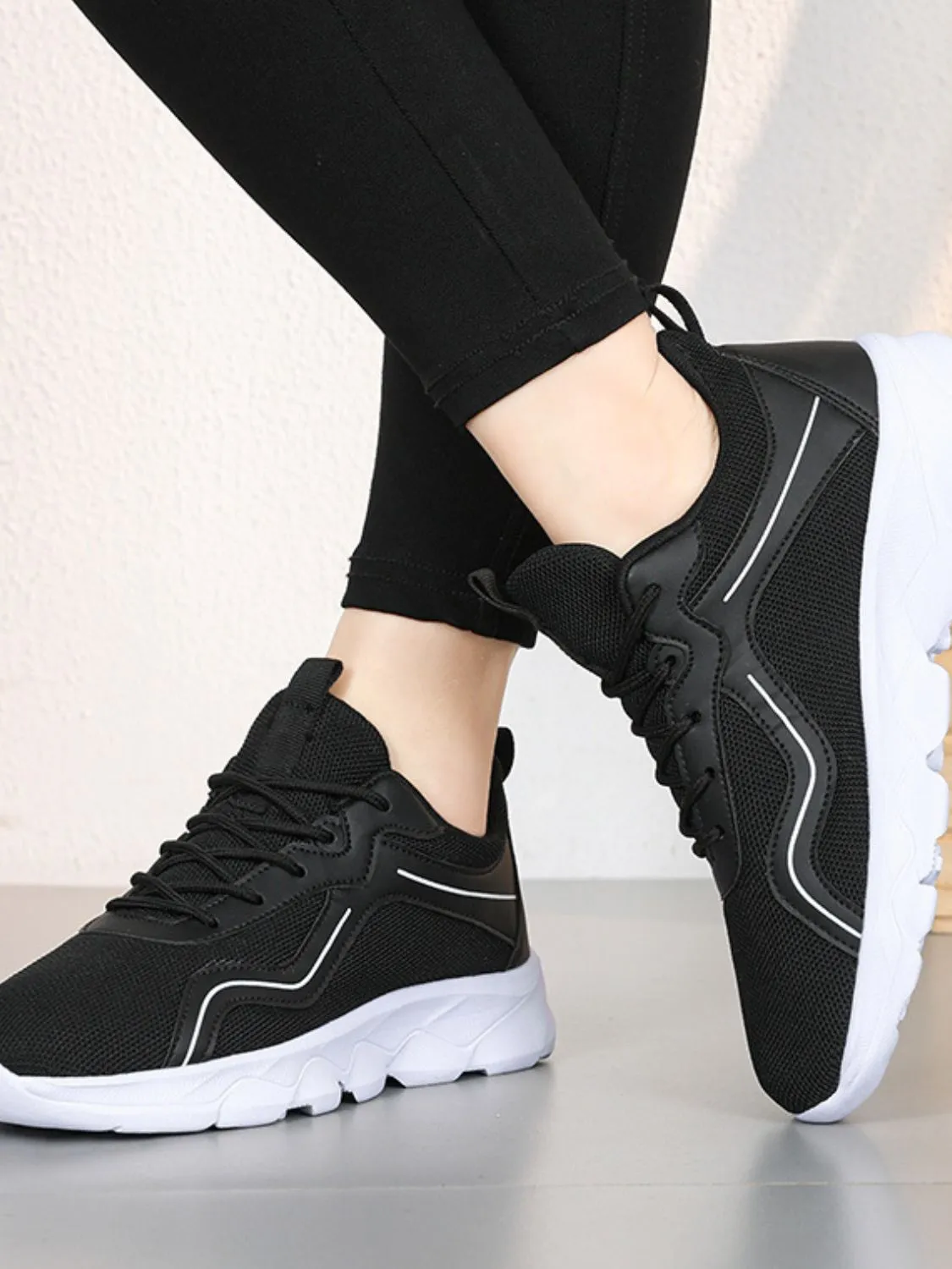 Lace Up Mesh Round Toe Platform Athletic