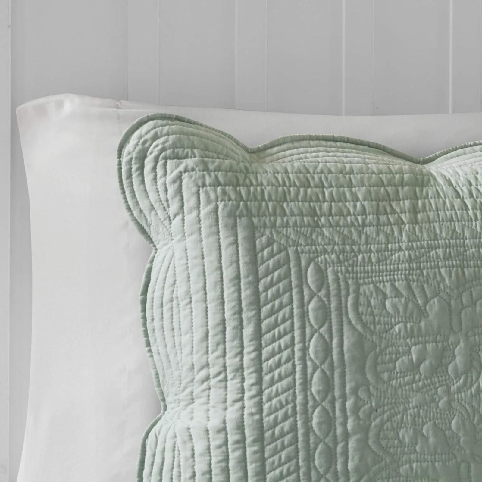 Madison Park Marino 3-Piece Reversible Quilt Set Medallion Seafoam Full / Queen