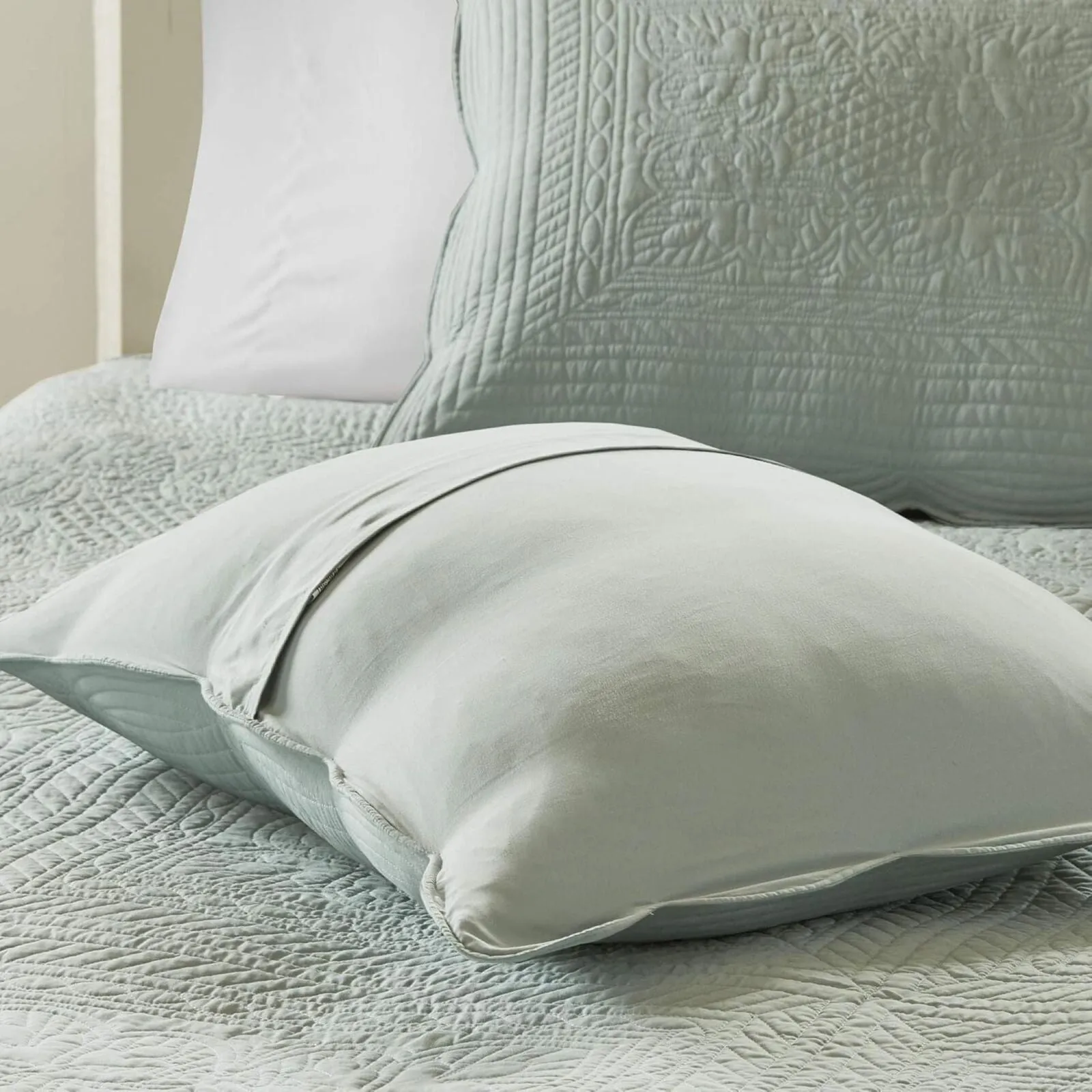 Madison Park Marino 3-Piece Reversible Quilt Set Medallion Seafoam Full / Queen