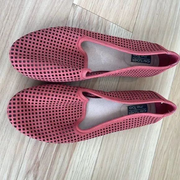 Me Too Adam Tucker Yale Flats In Coral Red