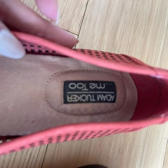 Me Too Adam Tucker Yale Flats In Coral Red