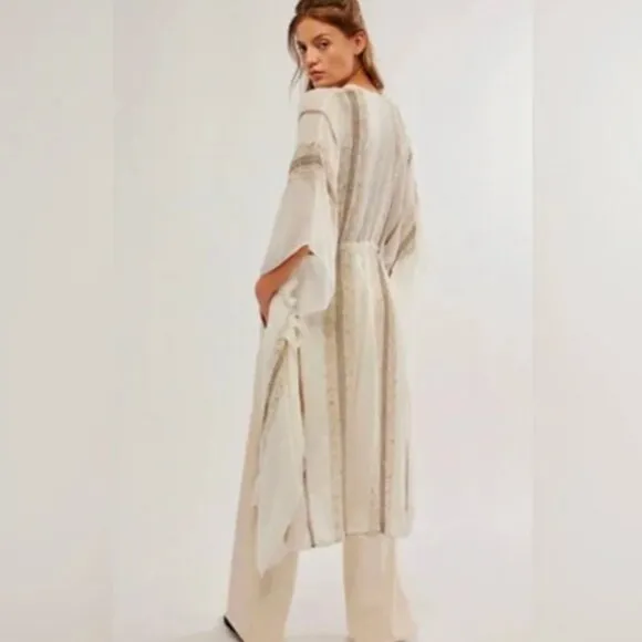 NWOT Free People Emerald Coast Kimono  in Antique Ivory ONE SIZE