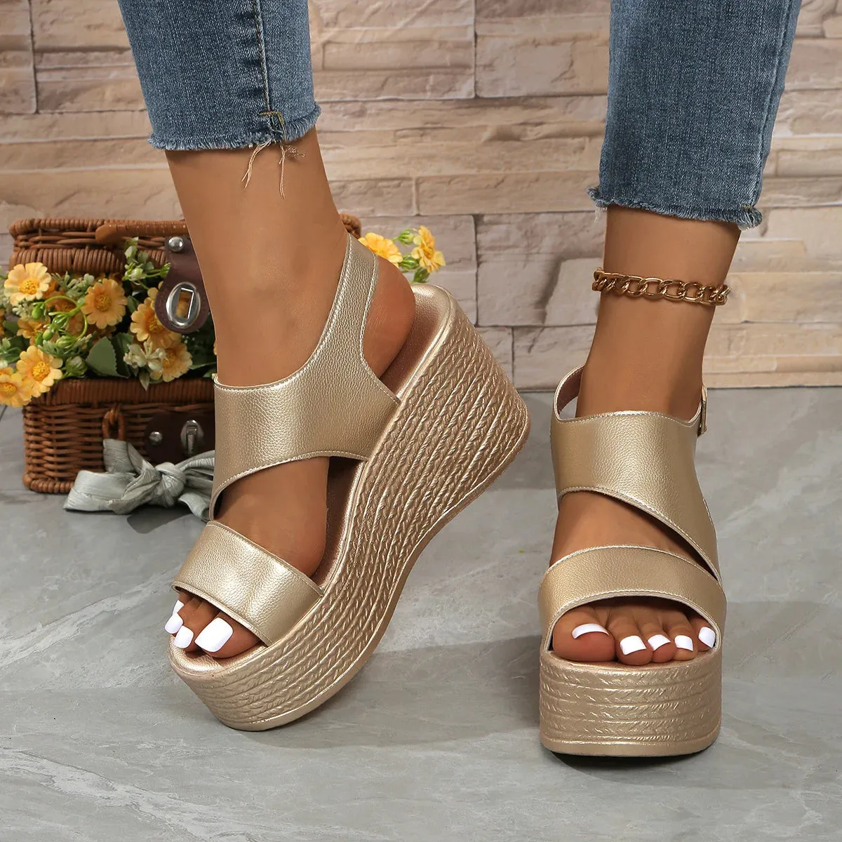 Open-toe slope sandals leather strap Roman shoes 2025 summer fashion lightweight thick sole non-slip high heels women's shoes