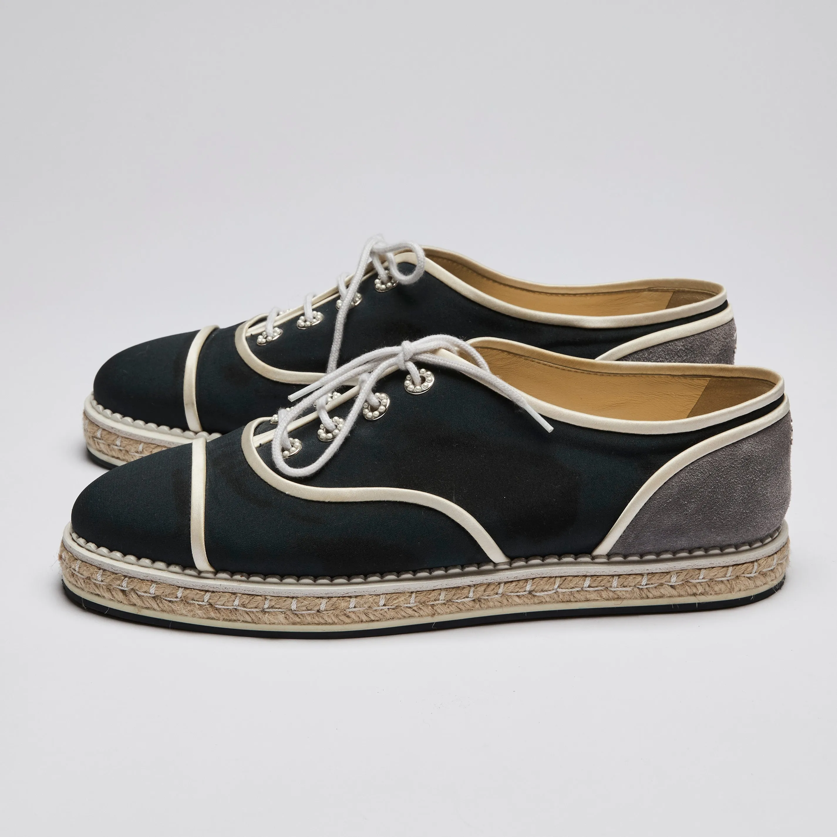 Pre-Loved Chanel™ Navy and White Canvas Lace Up Espadrilles Size 40.5