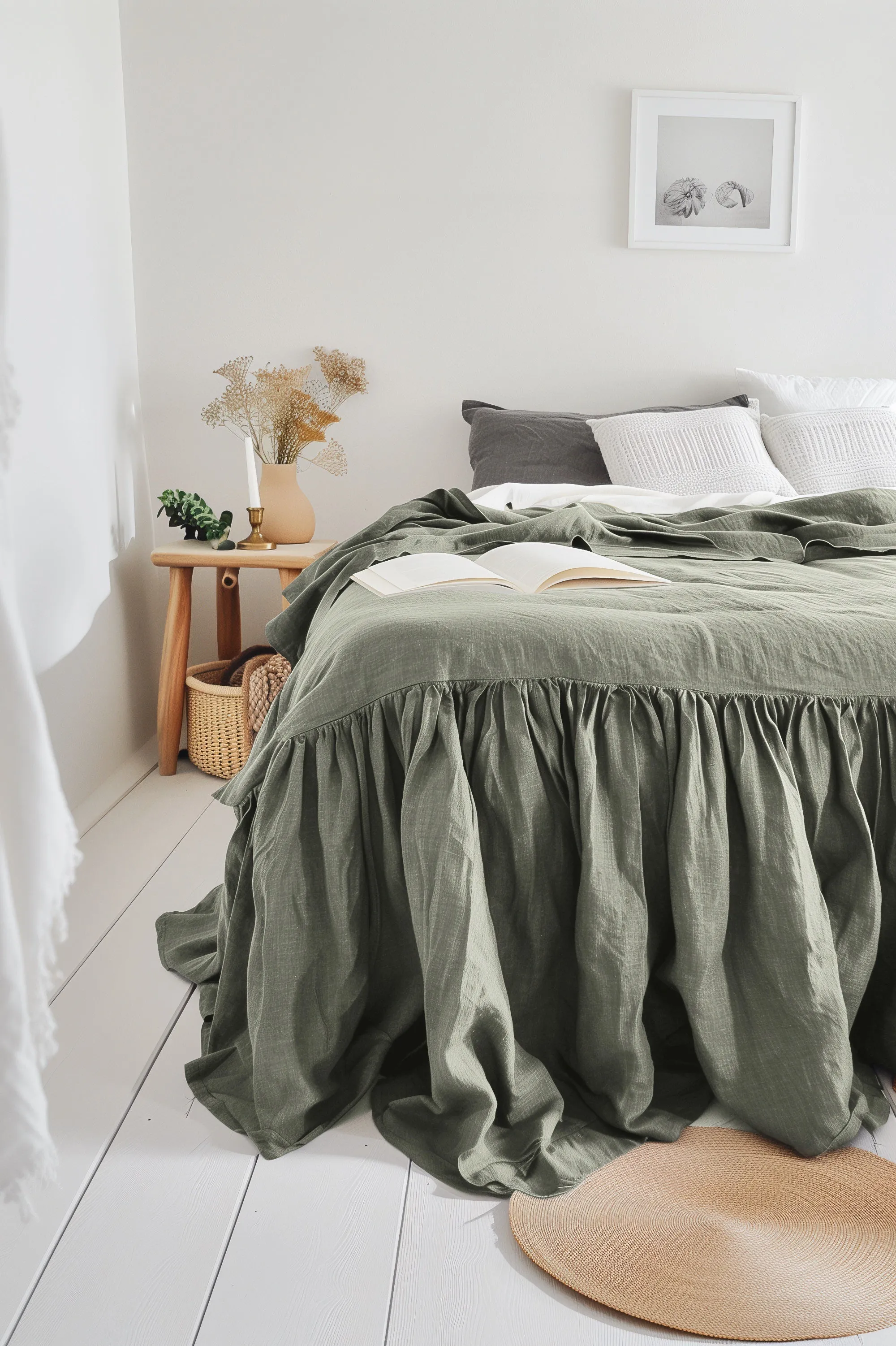 Ruffle bedskirt - green
