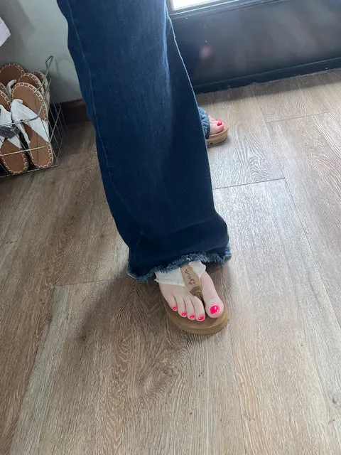 SHORELINE FLIP FLOPS