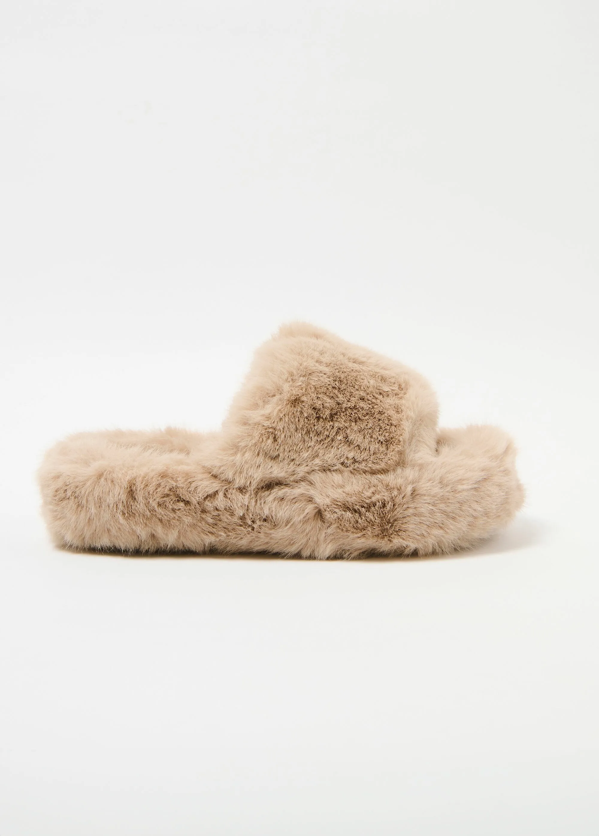 Trendy faux fur mule