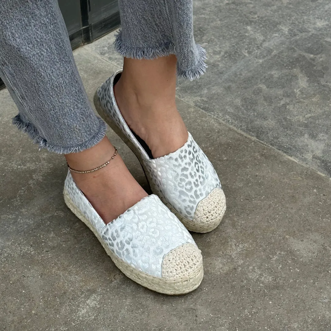 Velura Slipons