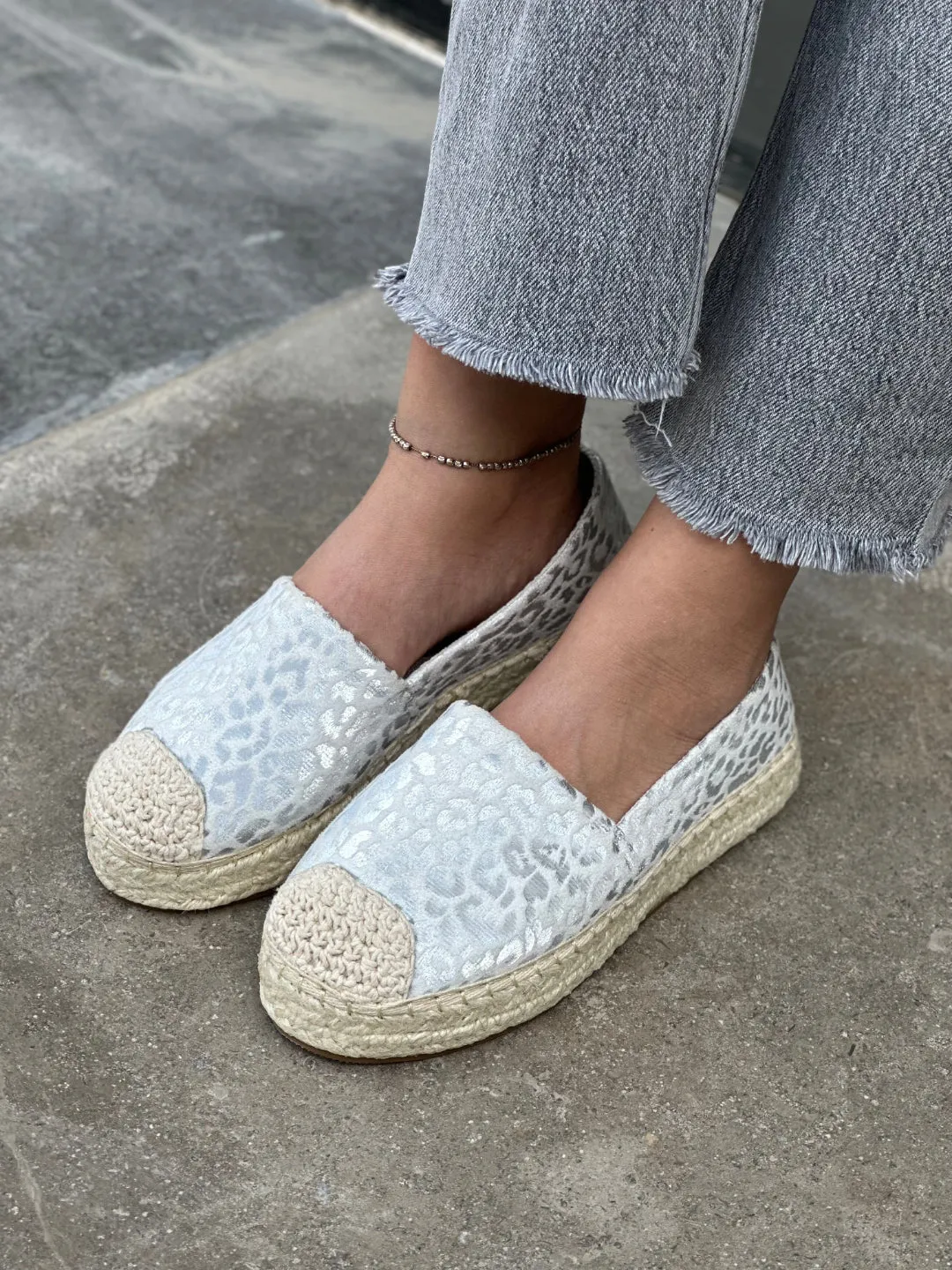Velura Slipons