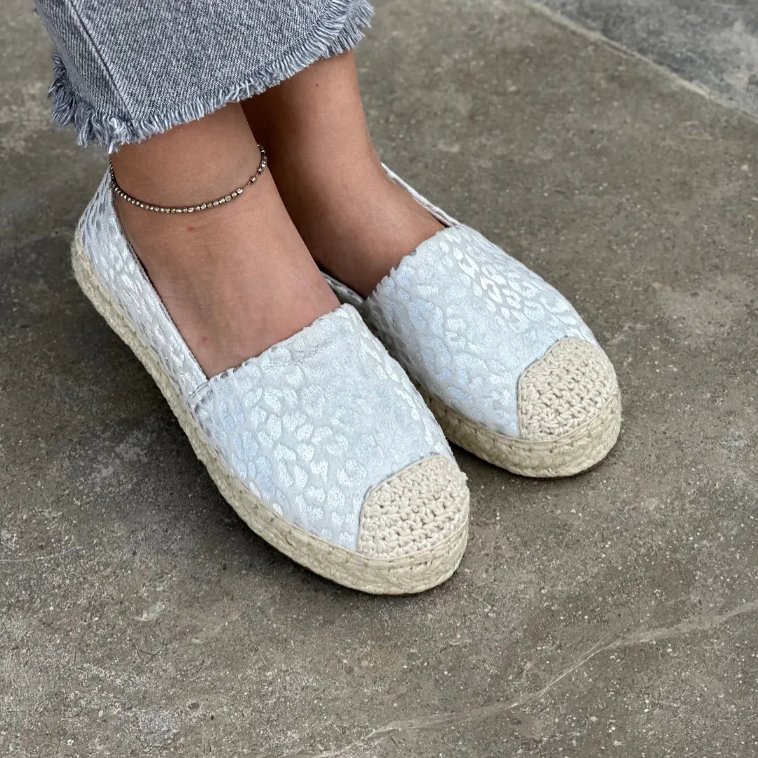 Velura Slipons