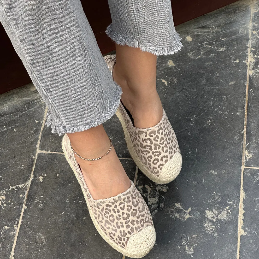 Velura Slipons